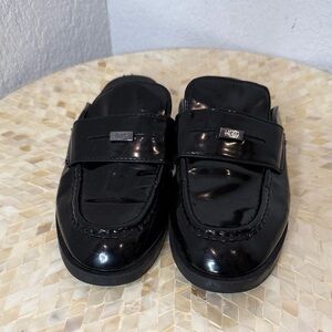 DKNY Shiny Black Slip-On  9 M
